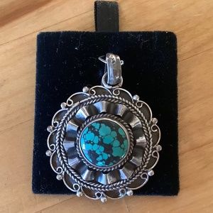 Elegant Silver and Turquoise Pendant Necklace